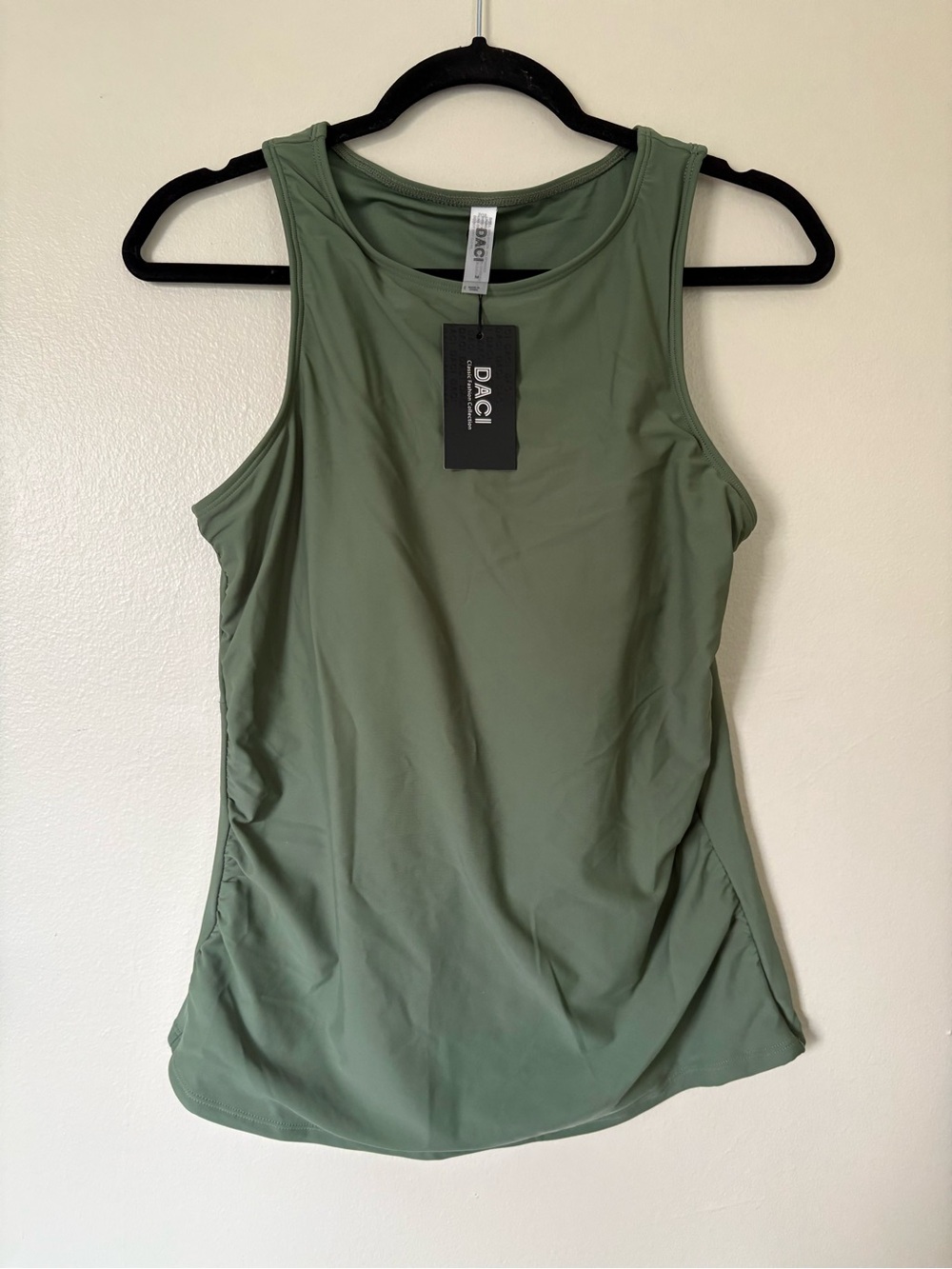 DACI Olive Green Performance Tank Built in Bra Size Medium NWT